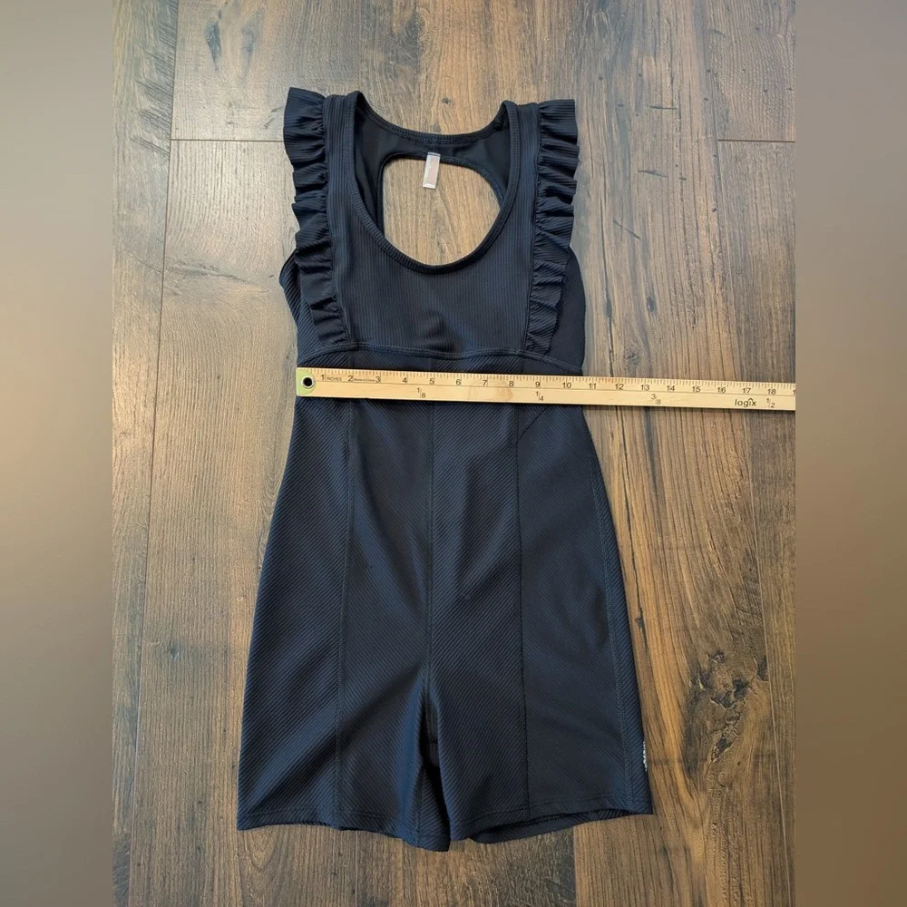 Free People Movement Ruffle Me Up Shortie Black Size XS - Picture 11 of 13